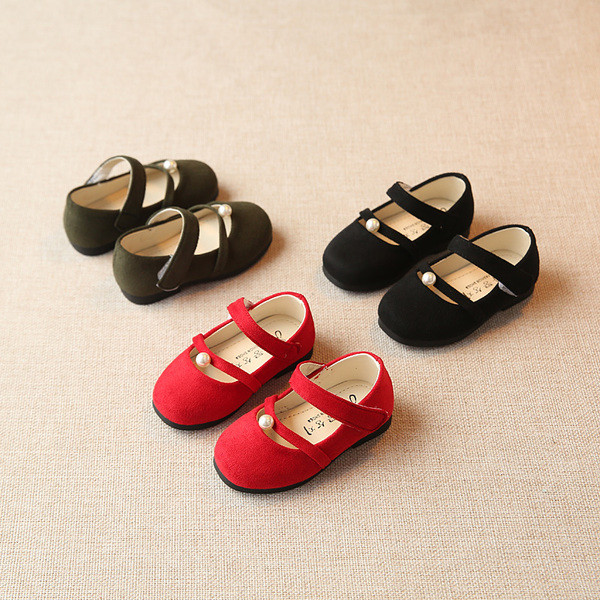 Κομψά παιδικά μοκασίνια για κορίτσια με  λουράκια βελκρό και χάντρες σε τρία χρώματα