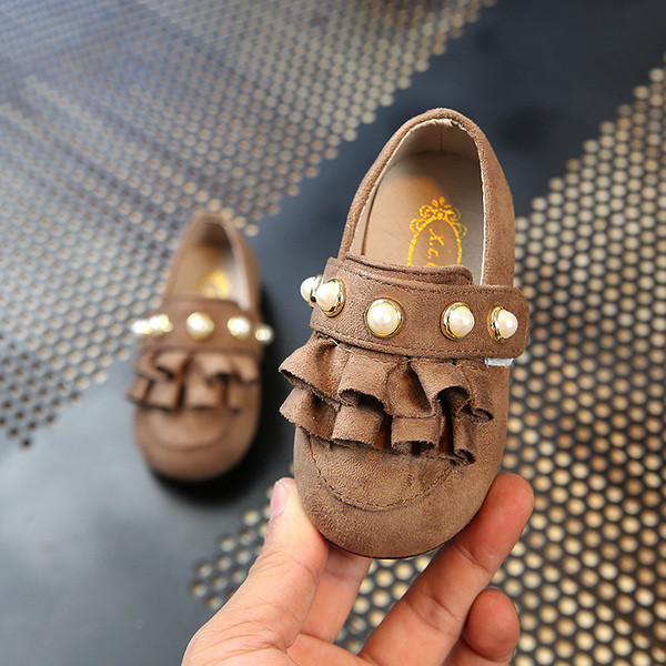 Κομψά παιδικά μοκασίνια για κορίτσια με διακοσμητικές χάντρες σε τρία χρώματα