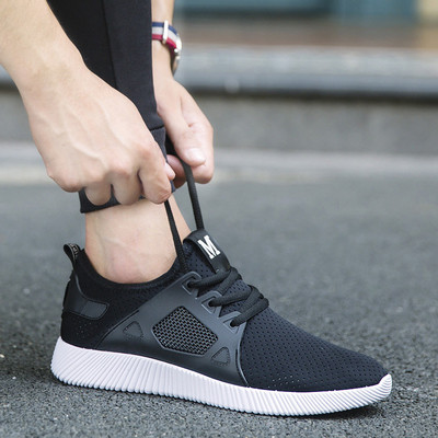 Ανδρικά αθλητικά παπούτσια για τρέξιμο με επίπεδη σόλα και αναπνεύσιμη άνω επιφάνεια - 2 χρώματα