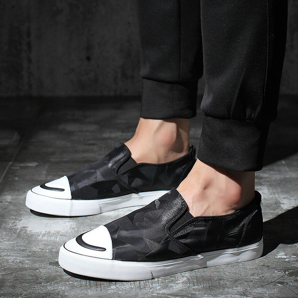 Πολύ ενδιαφέρον ανδρικά παπούτσια χωρίς  κορδόνια σε πολλά χρώματα