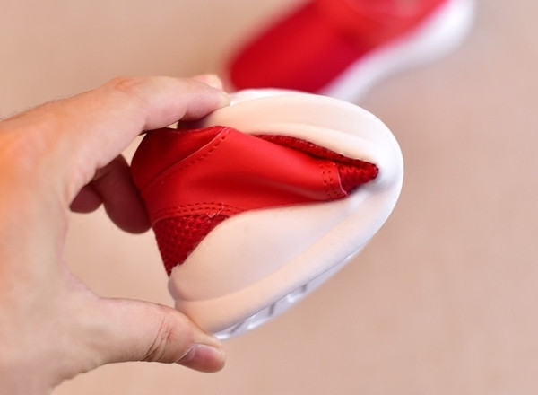 Περιστασιακά παιδικά πάνινα παπούτσια για αγόρια και κορίτσια με  λουράκια βελκρό σε τρία χρώματα 