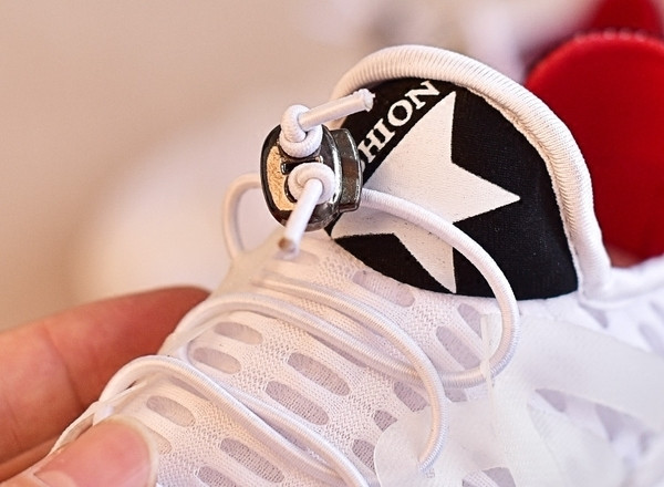 Άνετα αθλητικα παιδικά παπούτσια για κορίτσια και αγόρια σε λευκό, ροζ και μαύρο χρώμα