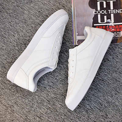 Αθλητικά ανδρικά κομψά παπούτσιαμε επίπεδη σόλα ιδανική για την καθημερινή ζωή