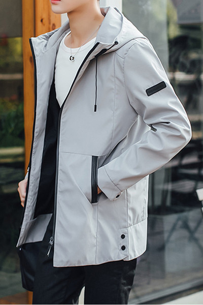 Αθλητικό κομψό ανδρικό παλτό σε διάφορα χρώματα με κουκούλα και φερμουάρ