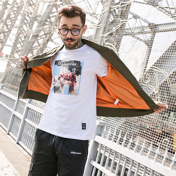 Κομψό ανδρικό μπουφάν  με επιγραφές δύο χρωμάτων