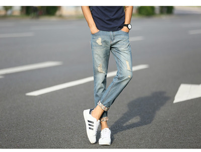 Ανδρικό τζιν παντελόνια  - μοντέλο με λεπτή εφαρμογή