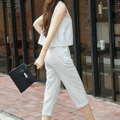 Κομψές γυναικείες φόρμες σε ευρύ σχέδιο σε δύο χρώματα