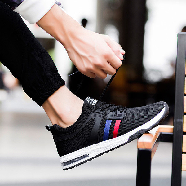 Άνετα αναπνεύσιμα ανδρικά παπούτσια με άνετη επίπεδη σόλα σε τρία διαφορετικά χρώματα