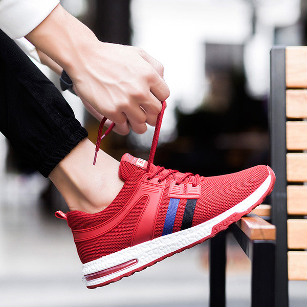 Άνετα αναπνεύσιμα ανδρικά παπούτσια με άνετη επίπεδη σόλα σε τρία διαφορετικά χρώματα