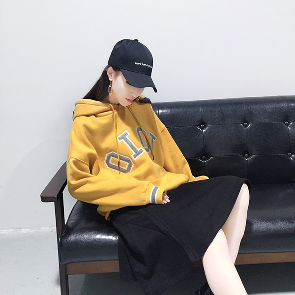 Дамски широк и много топъл суичер с качулка в пет различни цвята