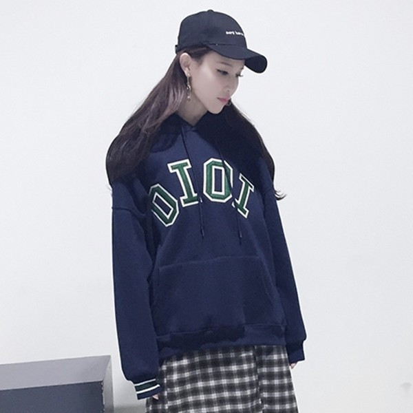 Дамски широк и много топъл суичер с качулка в пет различни цвята