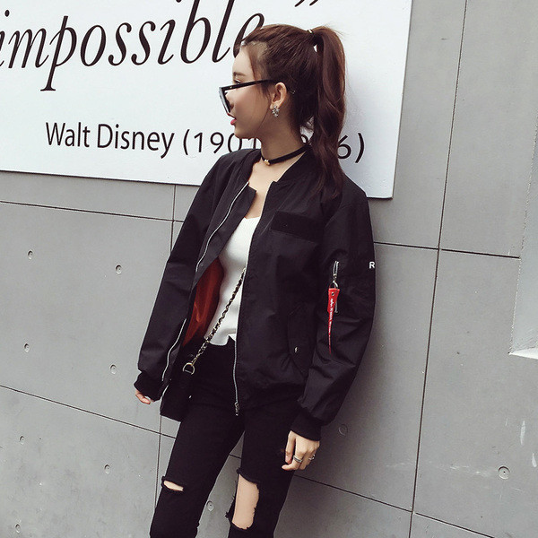 Модерно дамско яке в два цвята с ципове