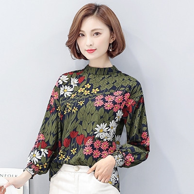 Κομψή κυρία μπλούζα με μακριά μανίκια και floral μοτίβα