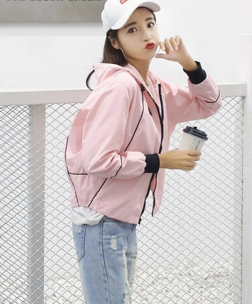 Много актуално дамско яке с качулка в свободен стил и в четири цвята