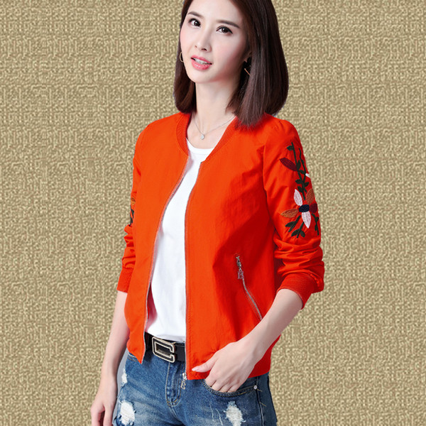 Slim γυναικείο σακάκι  με κεντήματα σε τρία χρώματα