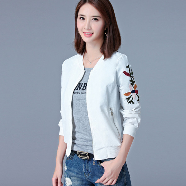 Slim γυναικείο σακάκι  με κεντήματα σε τρία χρώματα