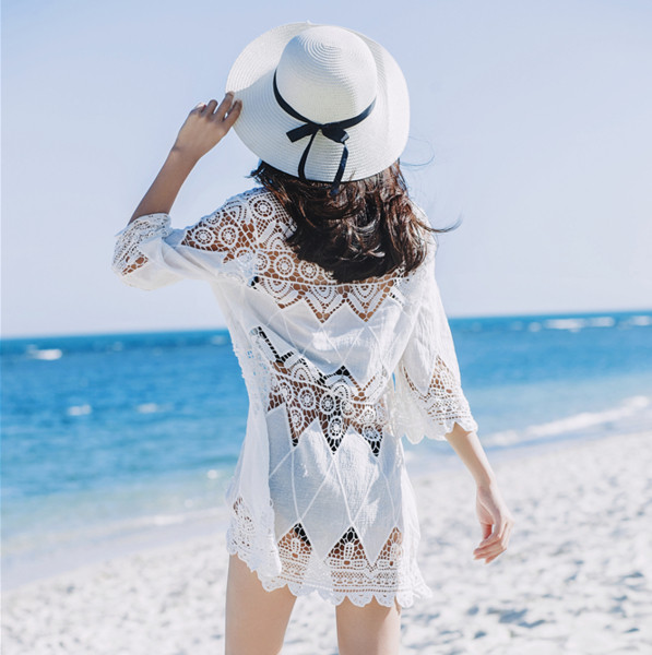 Κομψό pareo δαντέλας με 3/4 μανίκια σε λευκό