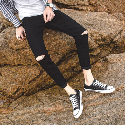 Ανδρικά τζιν τσε τρία διαφορετικά μοντέλα