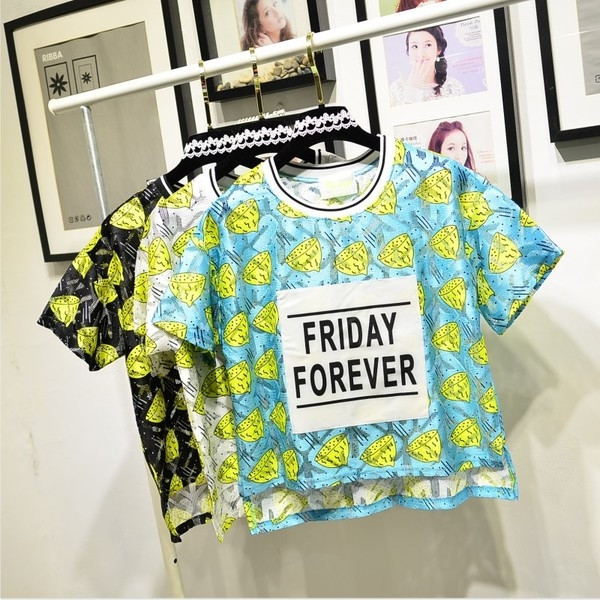 Καθημερινή σύντομη μπλούζα με επιγραφή σε τρία χρώματα