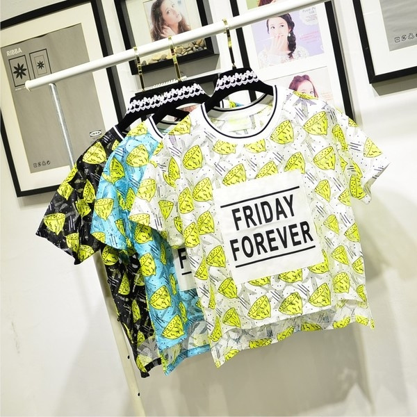 Καθημερινή σύντομη μπλούζα με επιγραφή σε τρία χρώματα