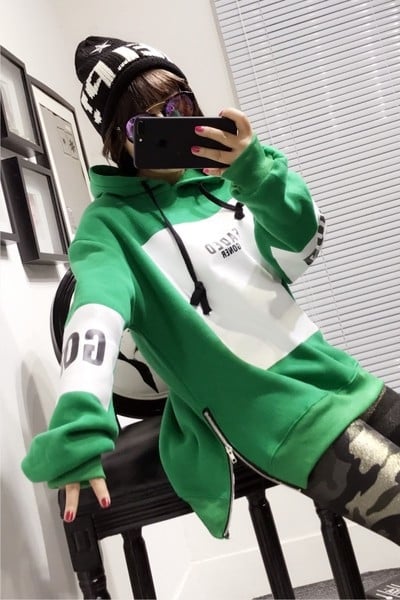 Τρέχουσα γυναικείο φούτερ με ενδιαφέρουσα εκτύπωση και κουκούλα, 2 χρώματα