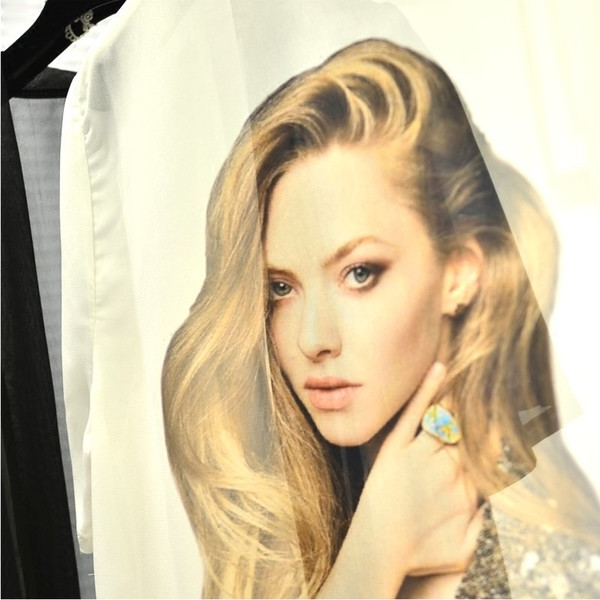 Κομψή μακρύ γυναικεία ζακέτα  σε λευκό και μαύρο χρώμα