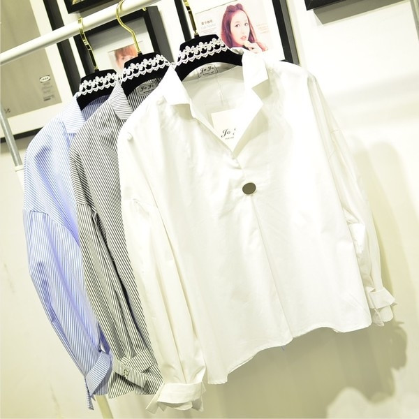 Широка дамска риза на райе в три цвята