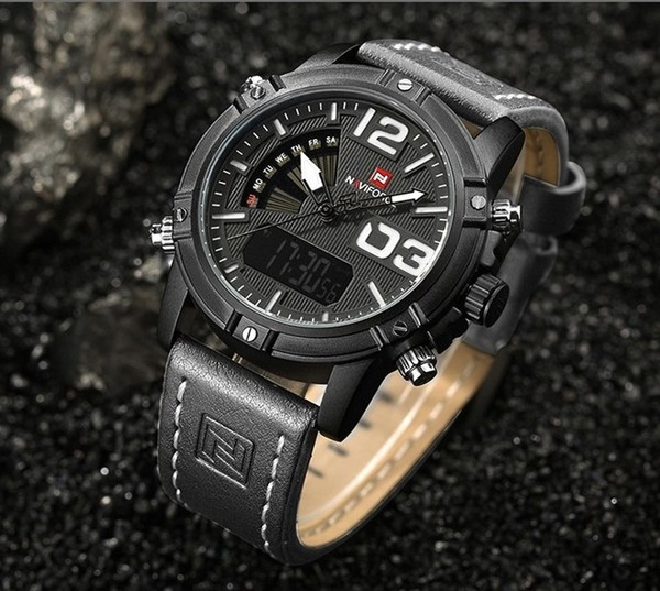 Страхотен мъжки часовник - механичен и дигитален, показващ дните