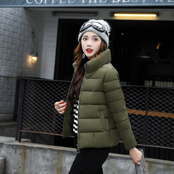 Стилно зимно яке в изчистен модел в няколко цвята, подходящо за ежедневие