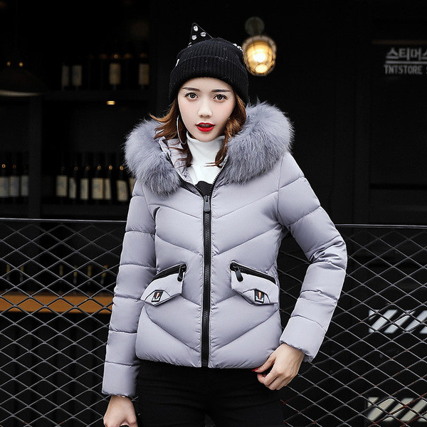 Ζεστό χειμωνιάτικο  μπουφάν με κουκούλα και γούνα σε πολλά χρώματα