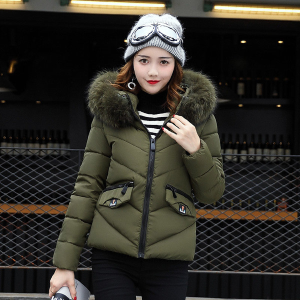 Ζεστό χειμωνιάτικο  μπουφάν με κουκούλα και γούνα σε πολλά χρώματα