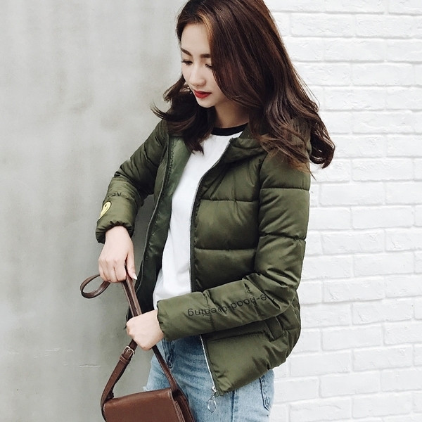 Καθημερινό γυναικείο μπουφάν για το χειμώνα με κουκούλα σε πολλά χρώματα