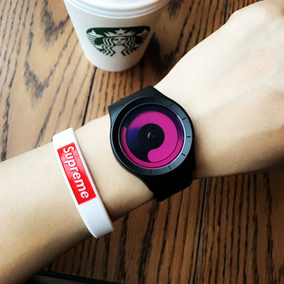 Μεγάλο ρολόι unisex με δημιουργικό σχεδιασμό