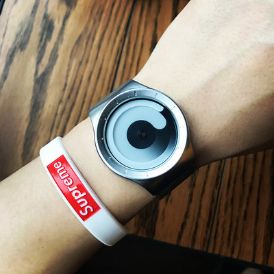 Μεγάλο ρολόι unisex με δημιουργικό σχεδιασμό