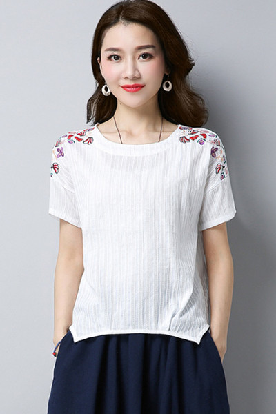 Γυναικεία  μπλούζα σε τρία χρώματα με κεντήματα