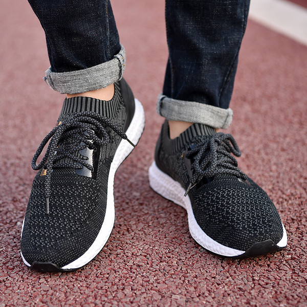 Αθλητικά ανδρικά παπούτσια με μια άνετη σόλα τρία χρώματα