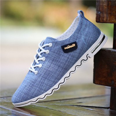 Πολλά διαφορετικά μοντέλα ανδρικά πάνινα παπούτσια