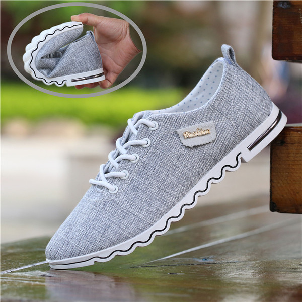 Πολλά διαφορετικά μοντέλα ανδρικά πάνινα παπούτσια