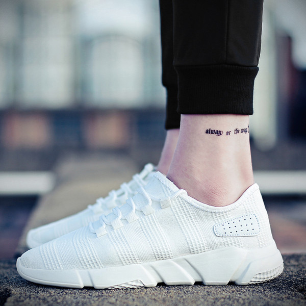 Πολύ άνετα ανδρικά πάνινα παπούτσια σε τέσσερα χρώματα