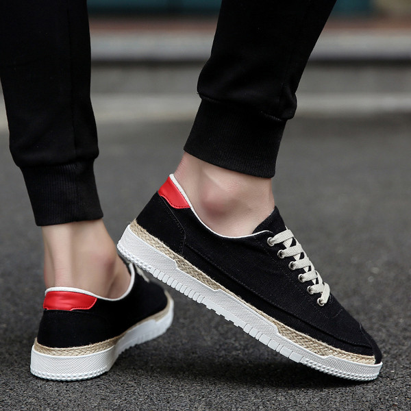 Κομψά πάνινα ανδρικά  παπούτσια  σε τρία χρώματα κατάλληλα για την καθημερινή ζωή