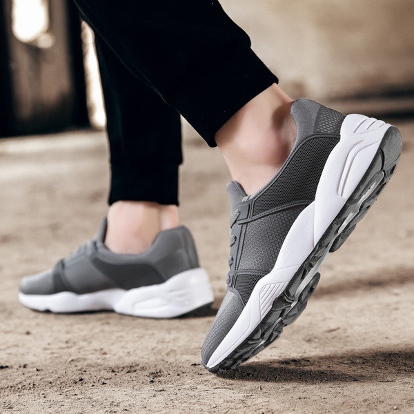 Σπορ-κομψά ανδρικά παπούτσιασε δύο χρώματα