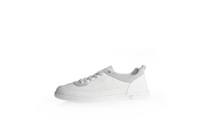 Κομψά παπούτσια για άνδρες σε μπλε και άσπρο χρώμα