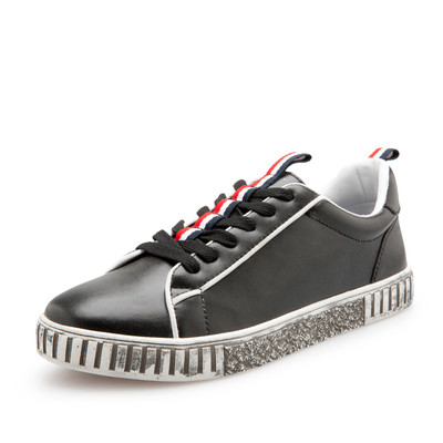 Ανδρικά πάνινα παπούτσια σε μαύρο και άσπρο, κατάλληλα για την καθημερινή ζωή