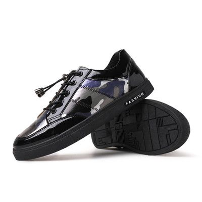 Ανδρικά πάνινα παπούτσια με ελαστικές ζώνες σε δύο χρώματα κατάλληλα για την καθημερινή ζωή