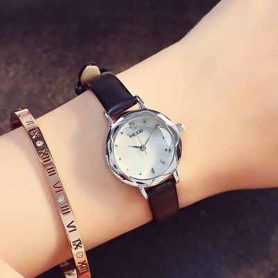 Πολύ όμορφο γυναικείο ρολόι με δερμάτινο λουρί σε διάφορα χρώματα