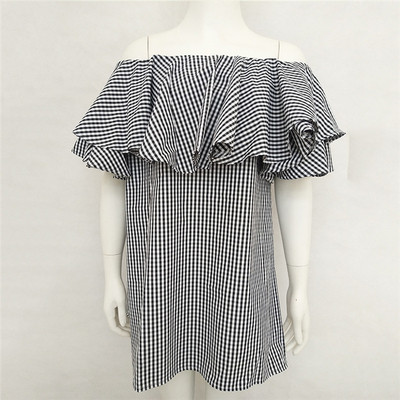 Γυναικείο φόρεμα με πτώση ώμου και πλισέ βοάλ