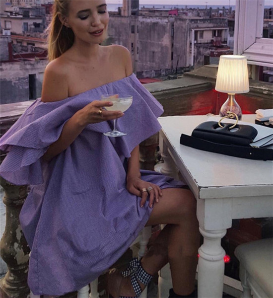 Γυναικείο φόρεμα με πτώση ώμου και πλισέ βοάλ