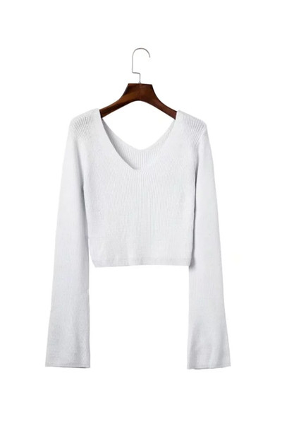 Γυναικείο σύντομο πουλόβερ με V-λαιμόκοψη και μακρύ φαρδύ μανίκι
