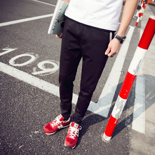 Τα casual αθλητικά ανδρικά κομψά παντελόνια  - πολύ άνετα