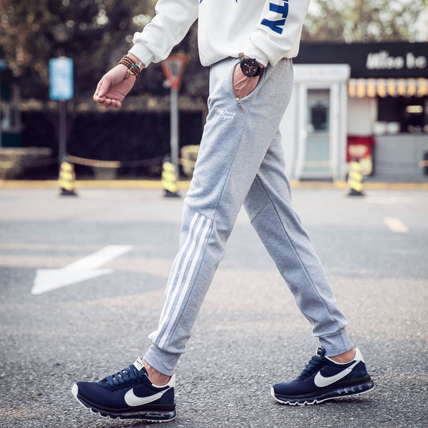 Πολύ άνετα casual αντρικά παντελόνια σε τρία διαφορετικά χρώματα